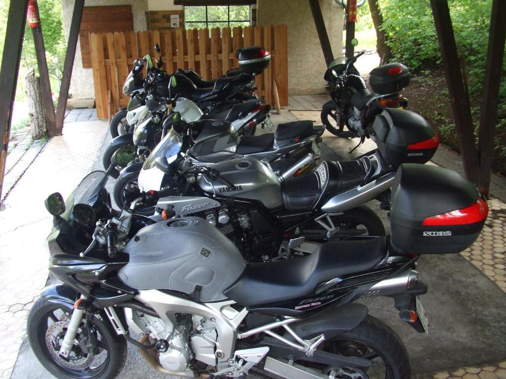 Camping-hotel De Plein Air Les 2 Bois Campsite Baratier